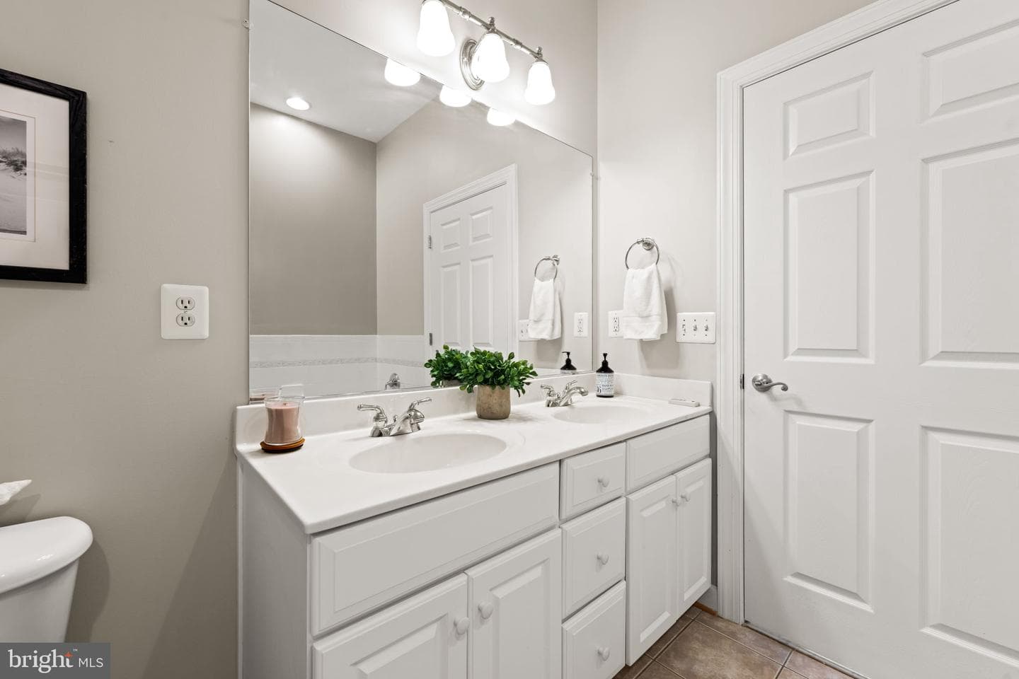 810 Belmont Bay Drive #201 photo 30
