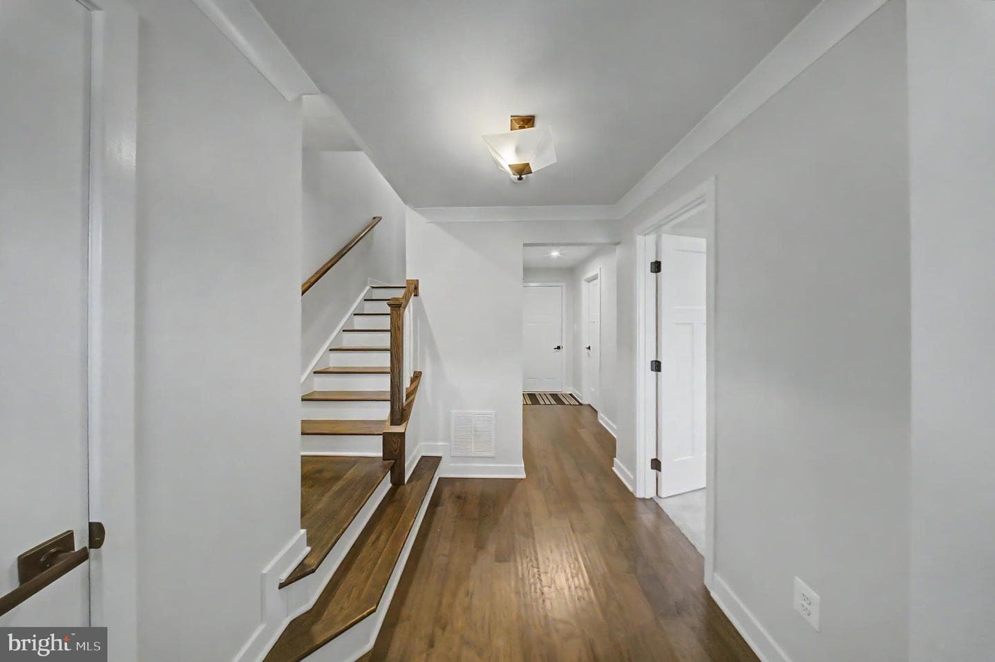 18109 Red Cedar Road photo 2