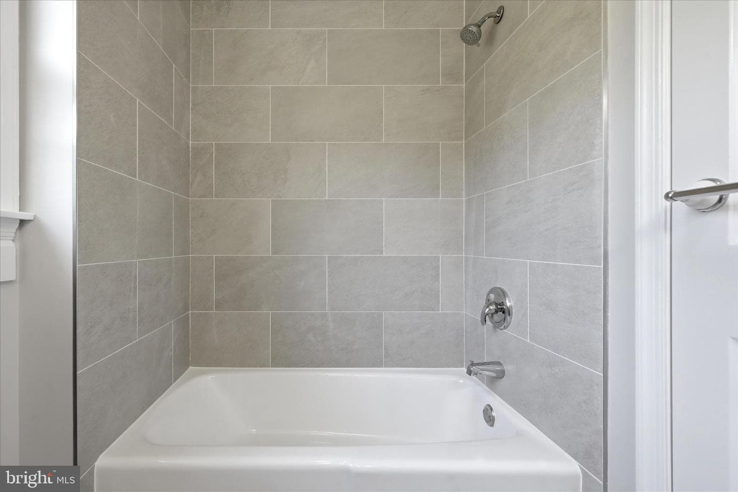 4556 Lawnvale Drive photo 21
