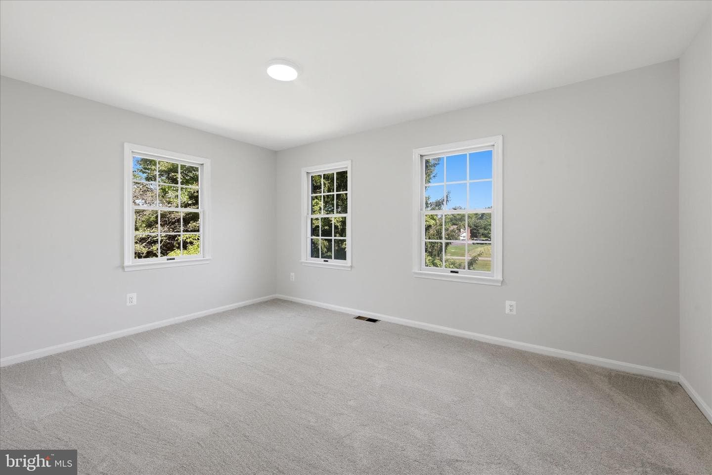 4556 Lawnvale Drive photo 23