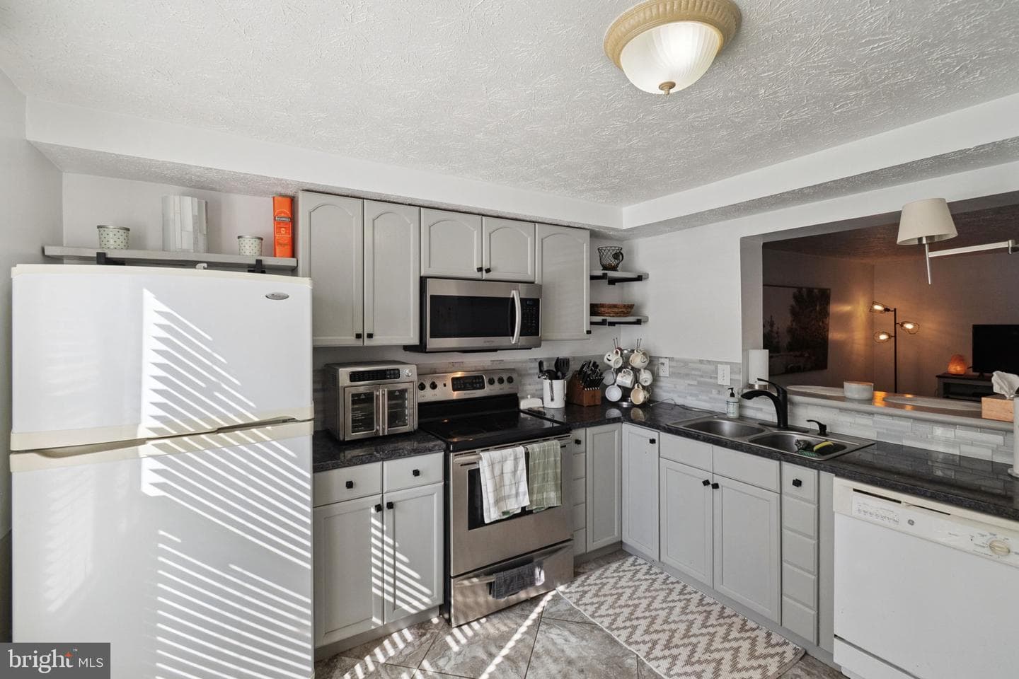 15057 Mill Spring Dr photo 3