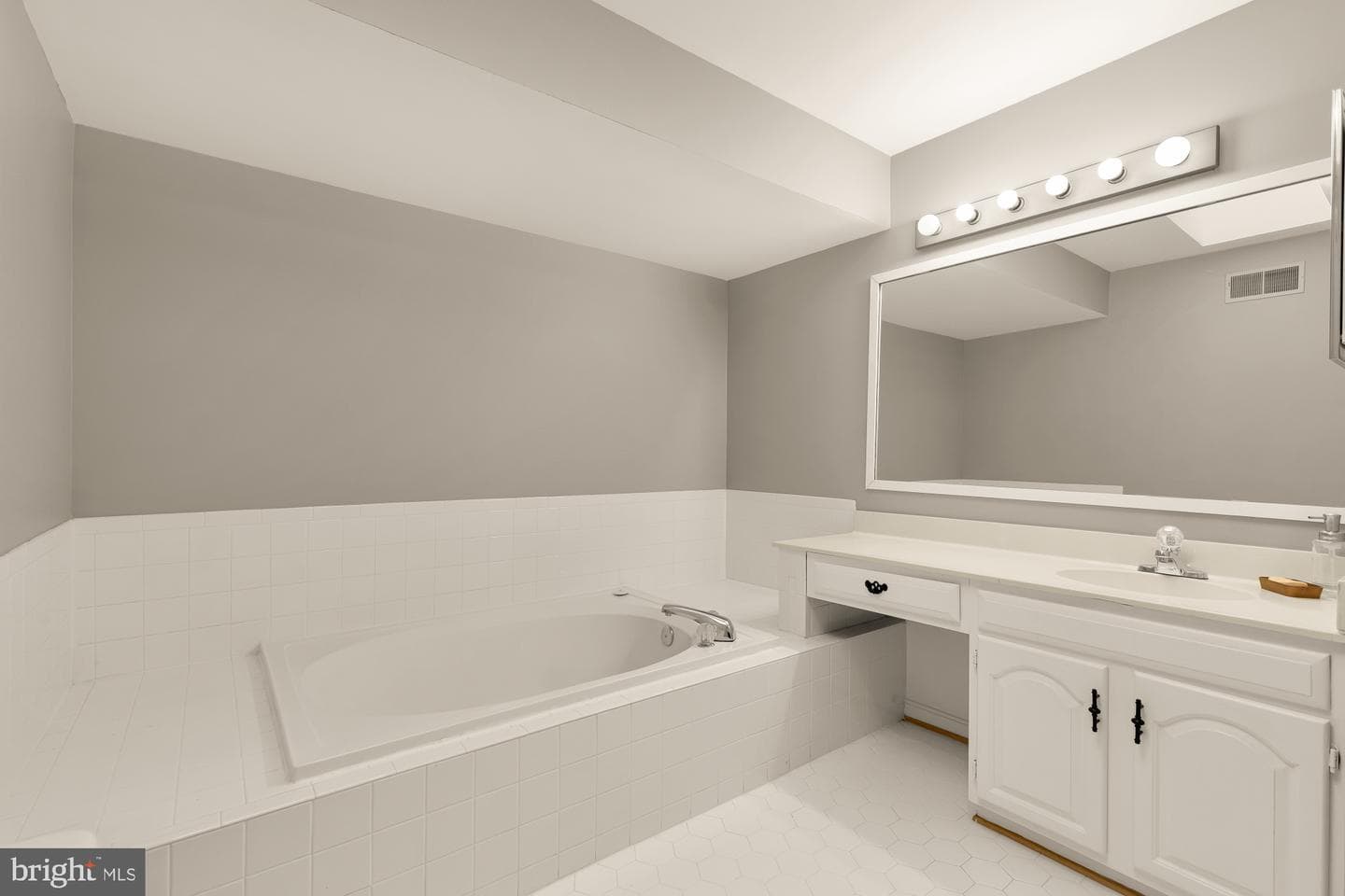 13581 Castlebridge Lane photo 30