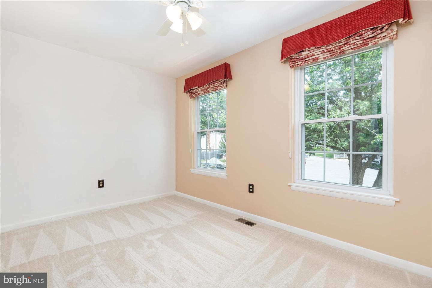 5702 Sailstone Lane photo 24