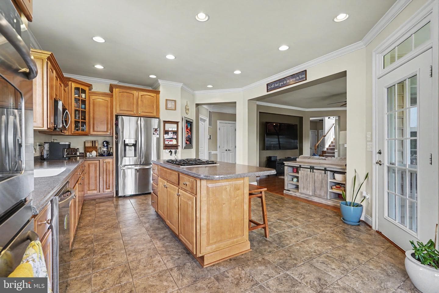6657 Oakton Avenue photo 10