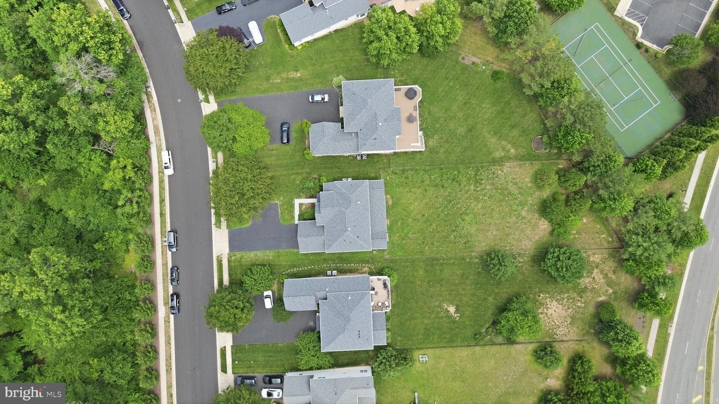6657 Oakton Avenue photo 49