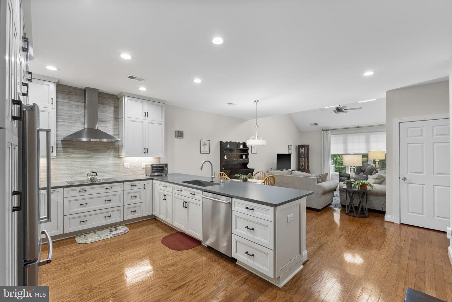 5219 Armour Court photo 14