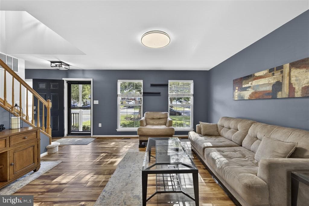 13802 Mapledale Avenue photo 4