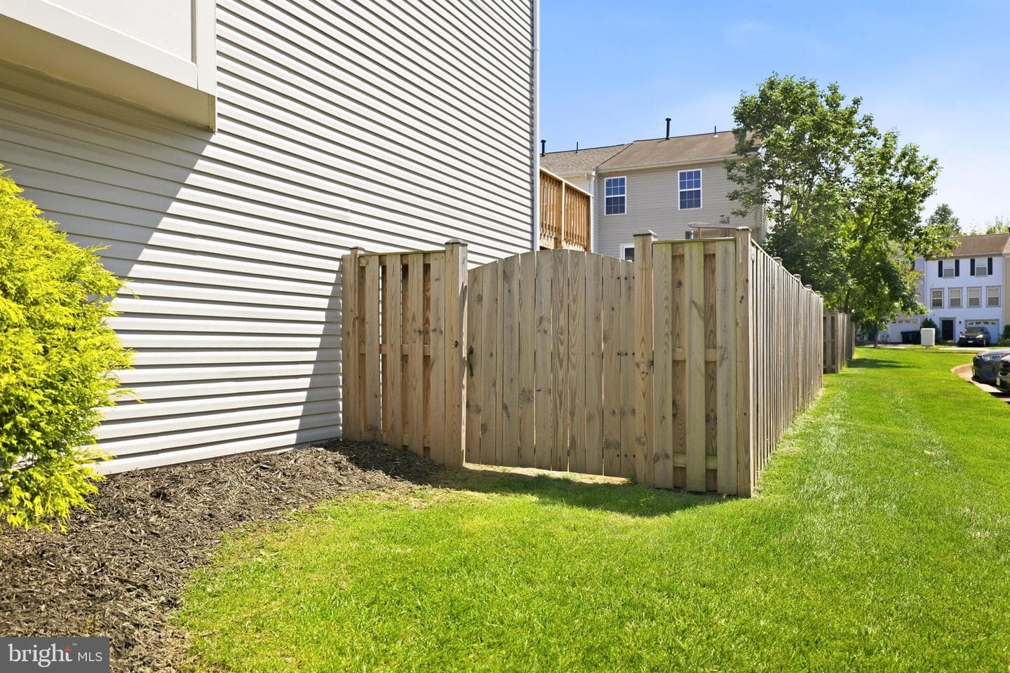 7011 Village Stream Place photo 4