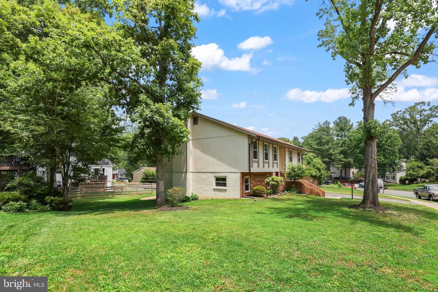 16008 Fairway Drive photo 3