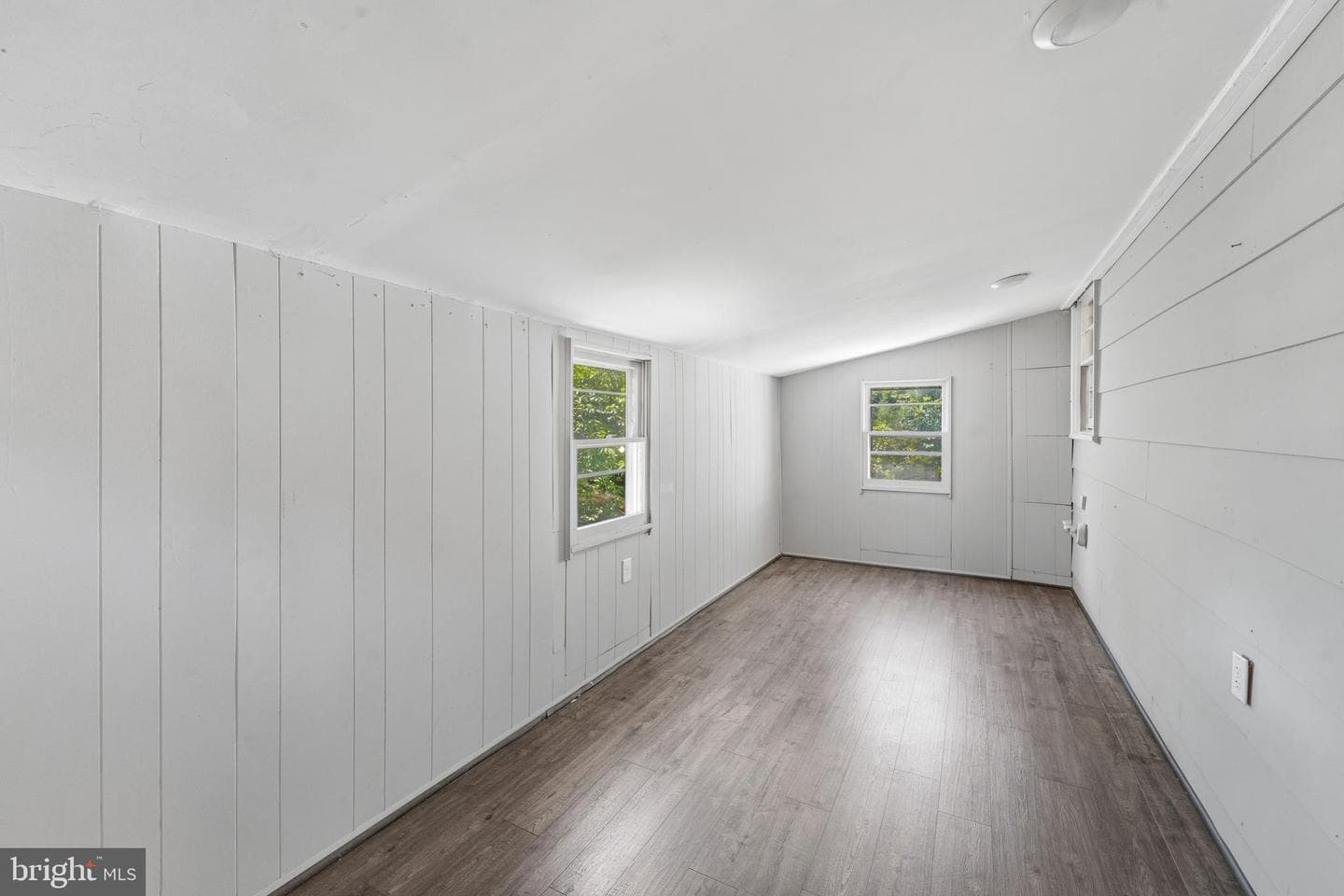 14209 Essex Drive photo 24