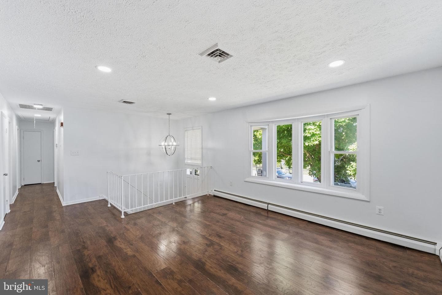 14209 Essex Drive photo 8
