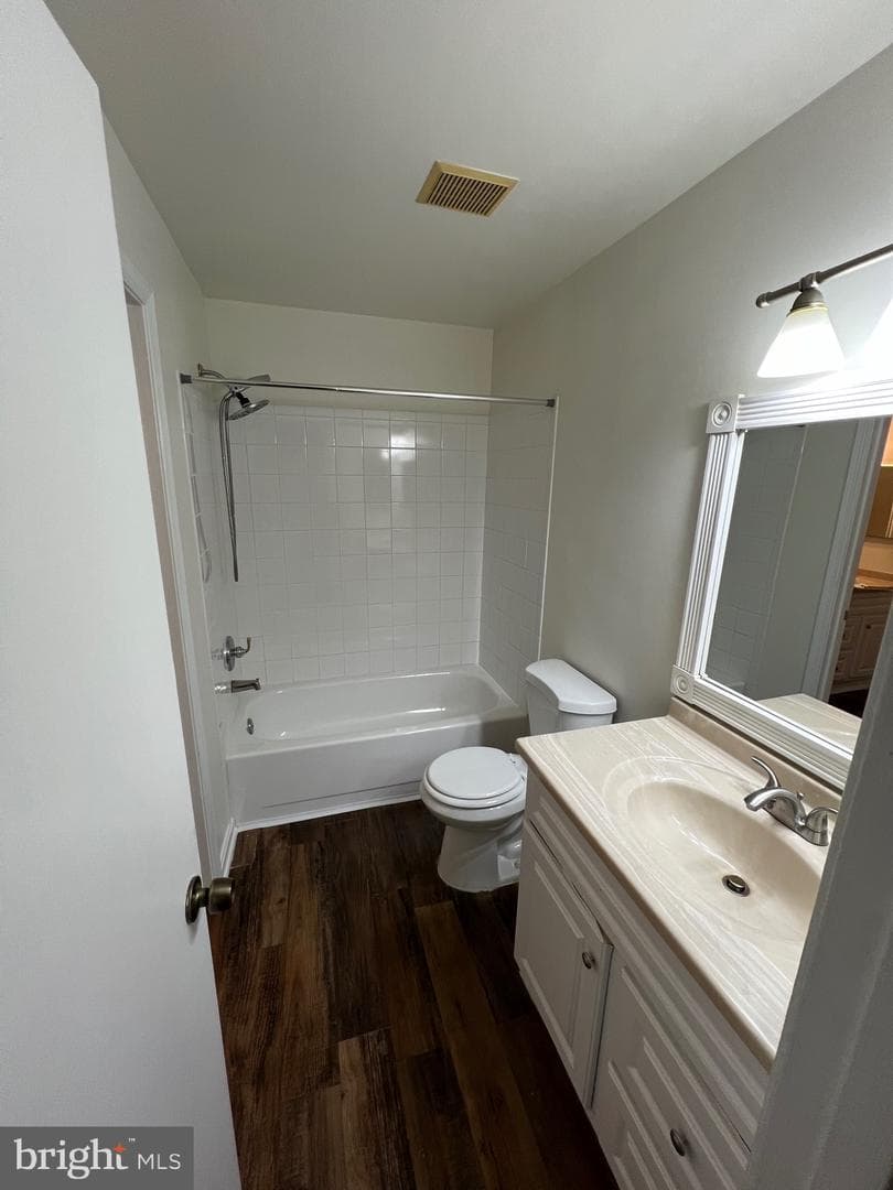 2913 Madeira Court photo 9