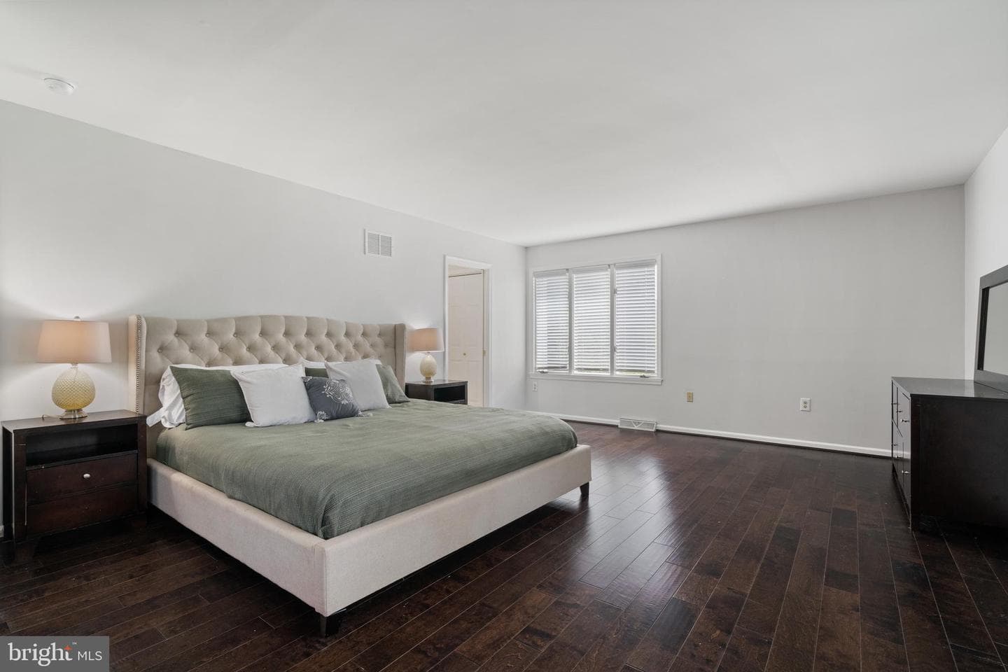 4710 Angus Drive photo 35