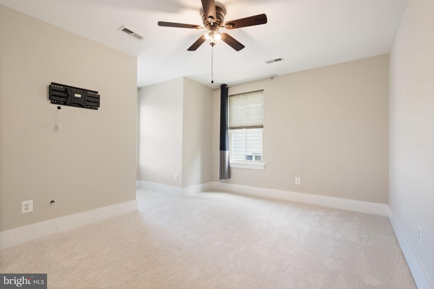 17136 Gullwing Drive photo 35