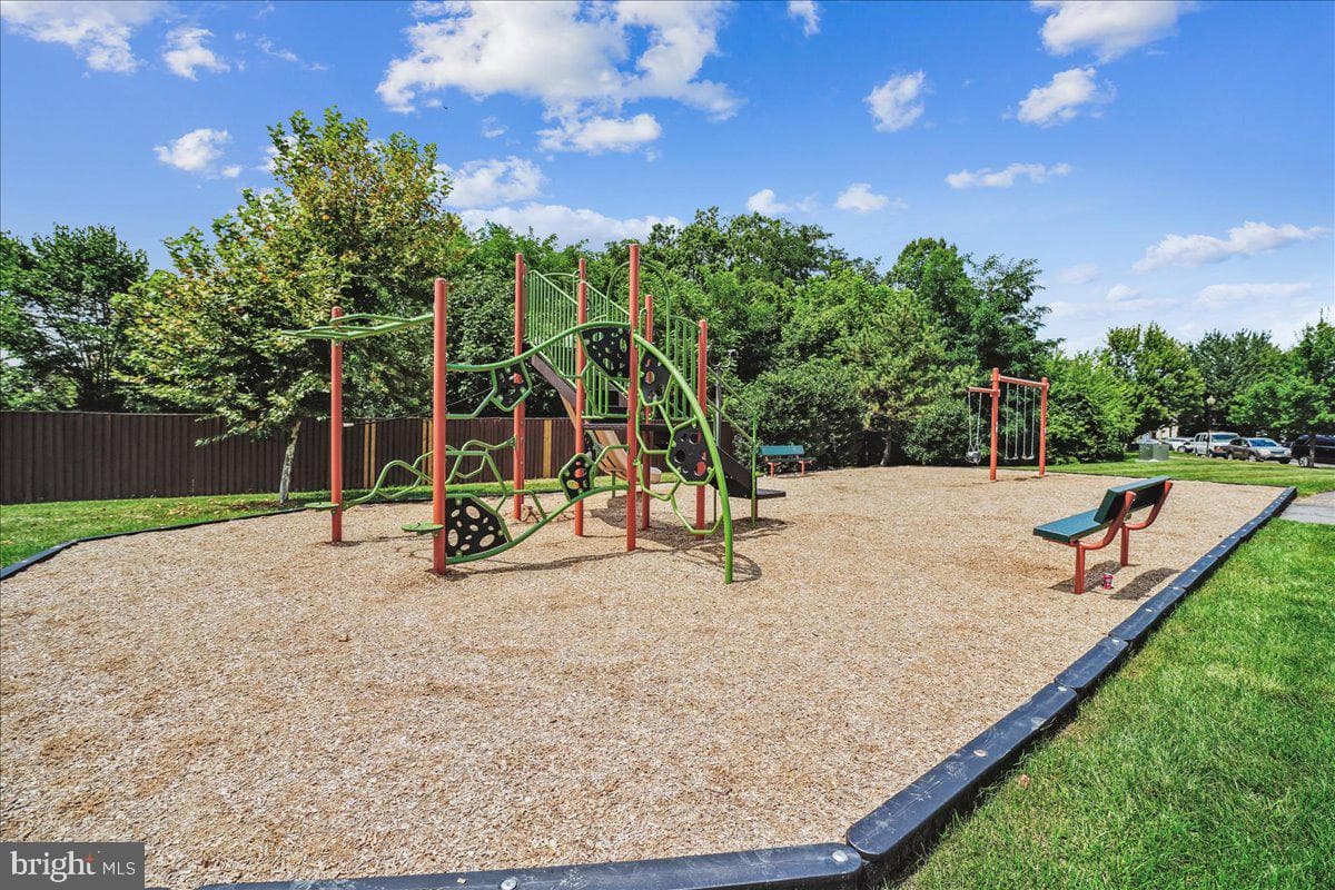 15042 Danehurst Circle photo 40