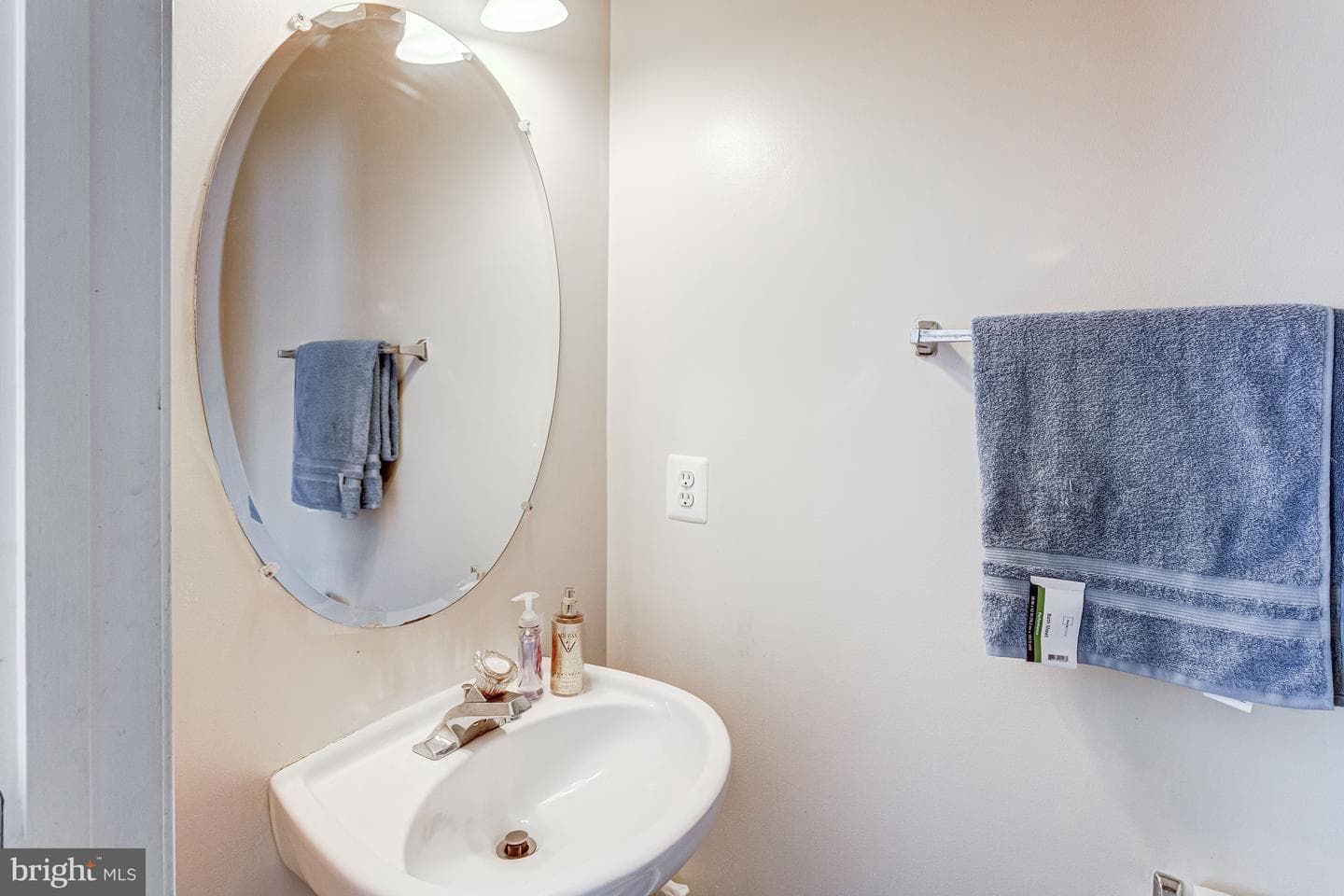 3020 Frankfurt Court photo 15