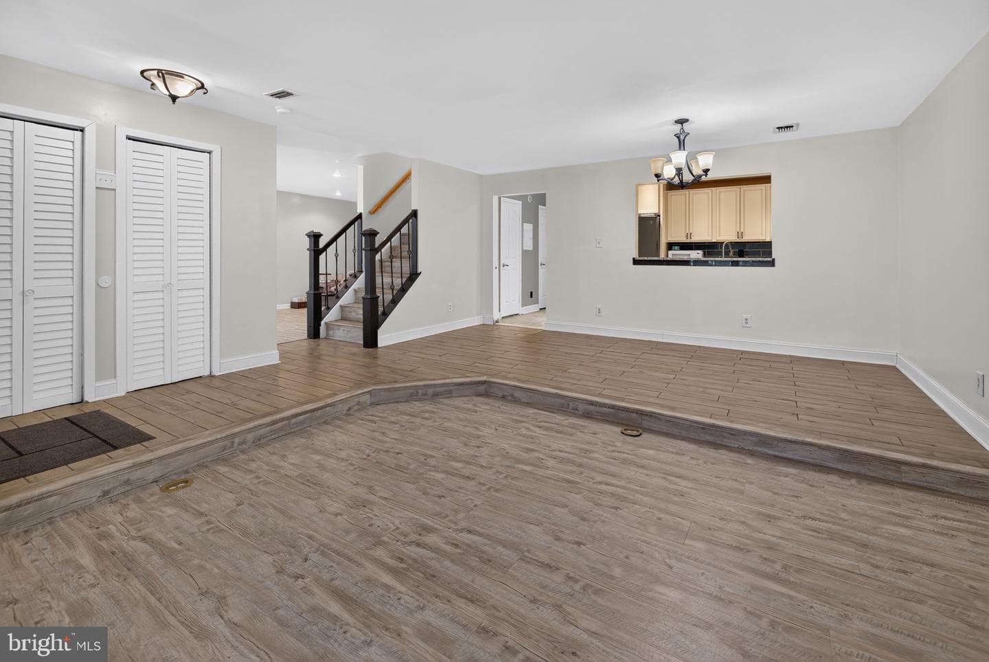 12585 Kempston Lane photo 9