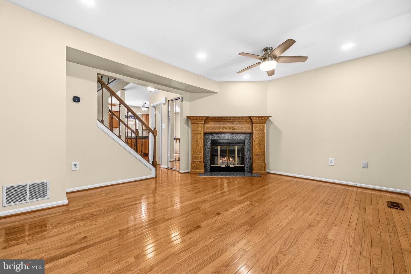 15203 Valley Stream Drive photo 3