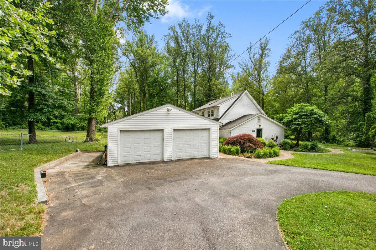 19266 Mockingbird Heights Road photo 33