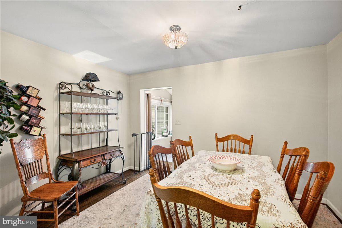 19266 Mockingbird Heights Road photo 9