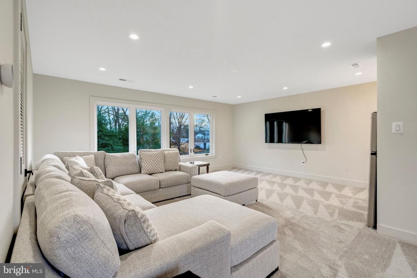 8709 Yorkshire Lane photo 23