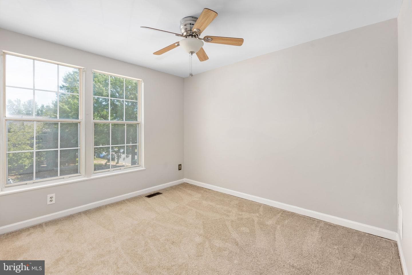 12894 Effingham Court photo 28