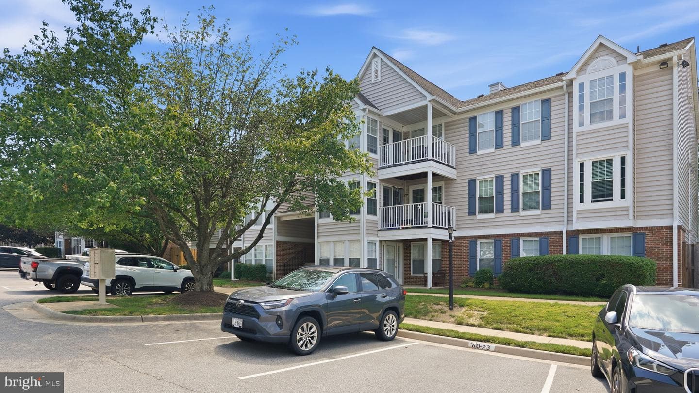3560 Sherbrooke Circle #302 photo 13
