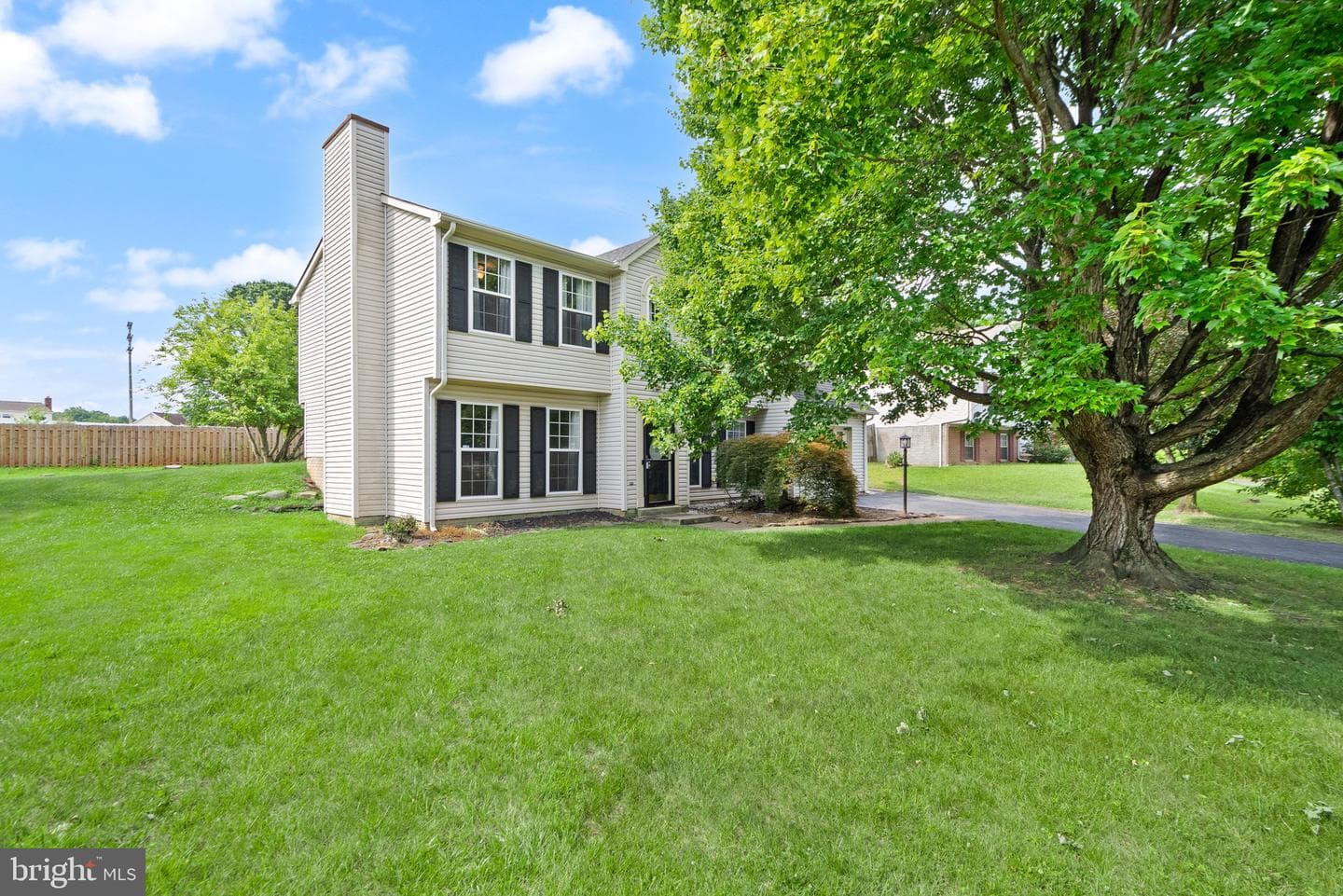 5793 Rockcliff Lane photo 3