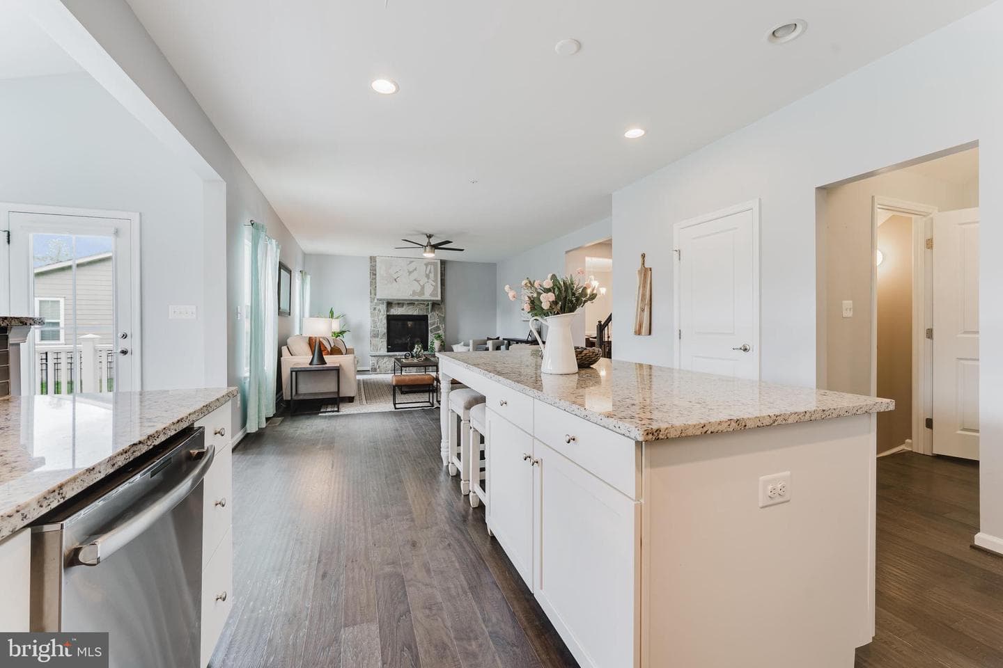 2557 Passionflower Court photo 17