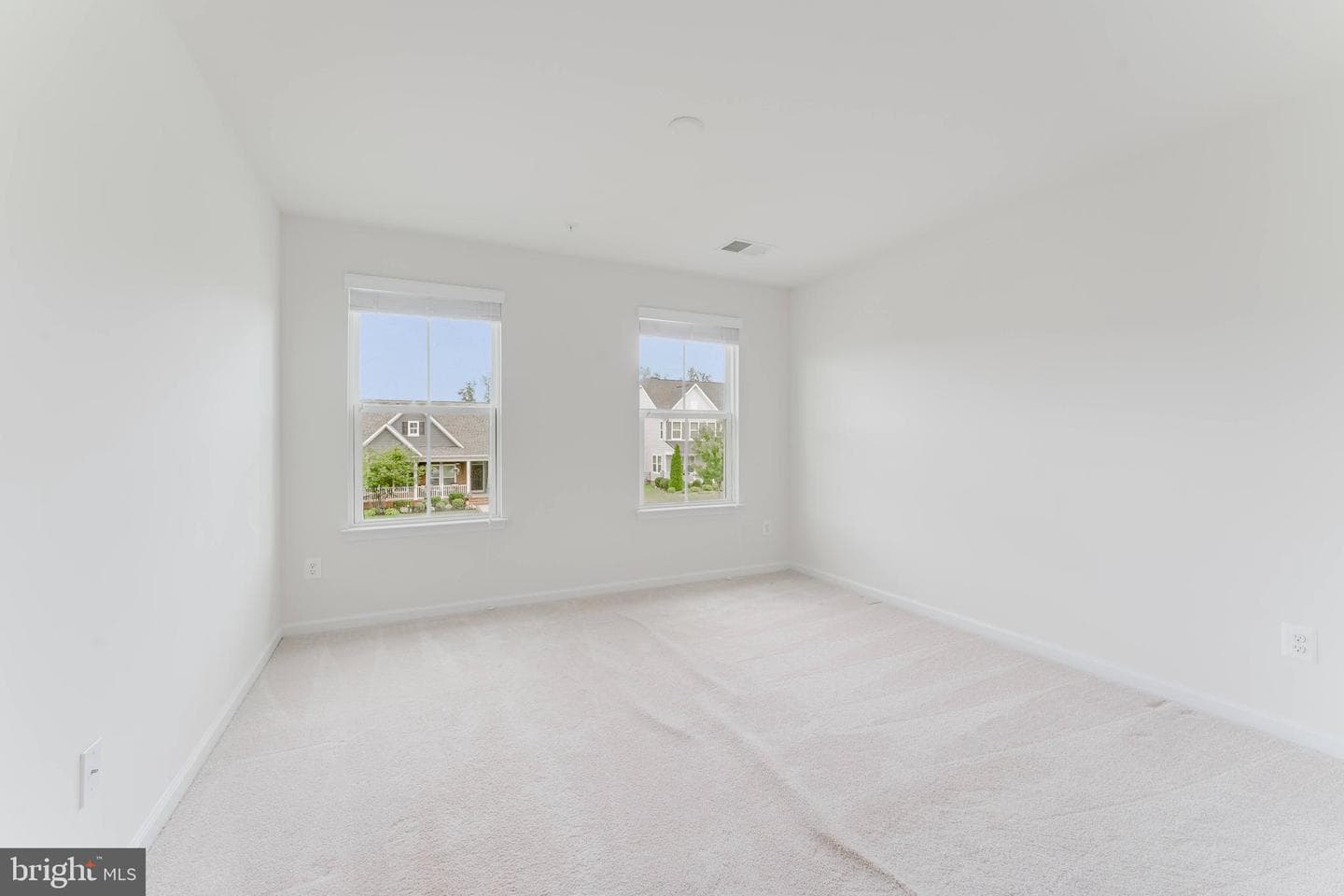 2557 Passionflower Court photo 32