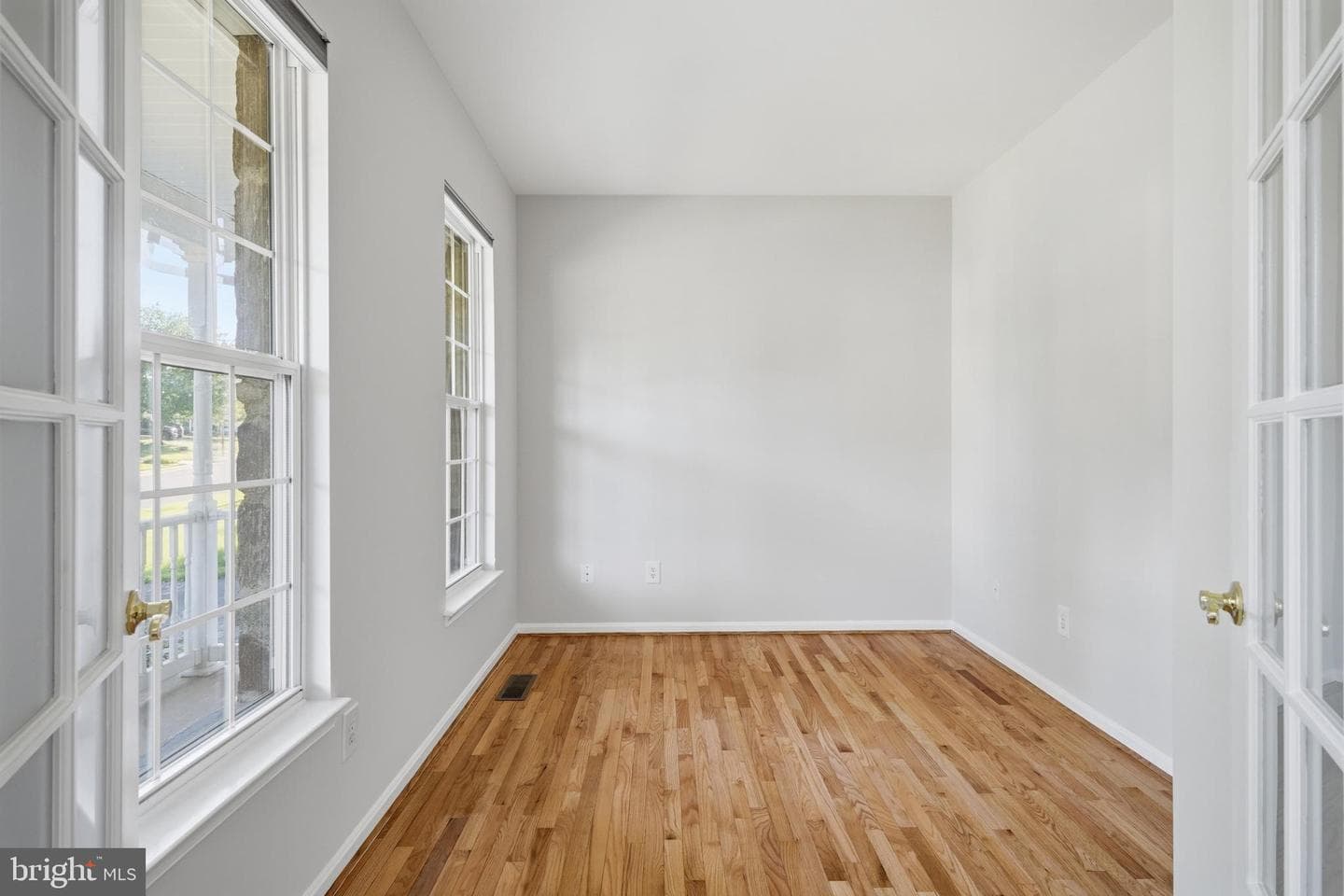 9451 Weathersfield Drive photo 3