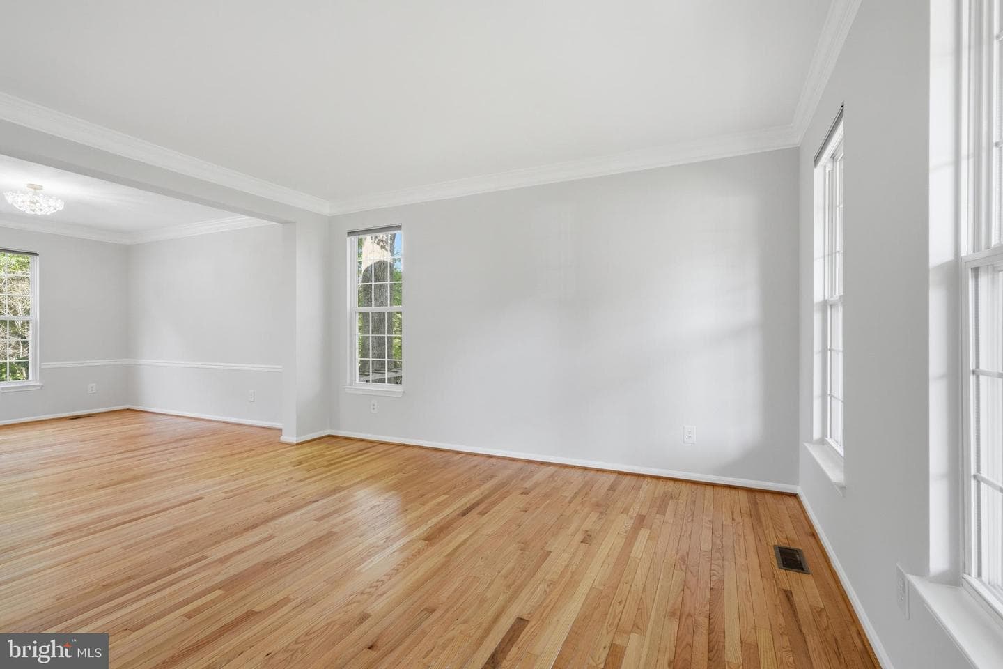 9451 Weathersfield Drive photo 5