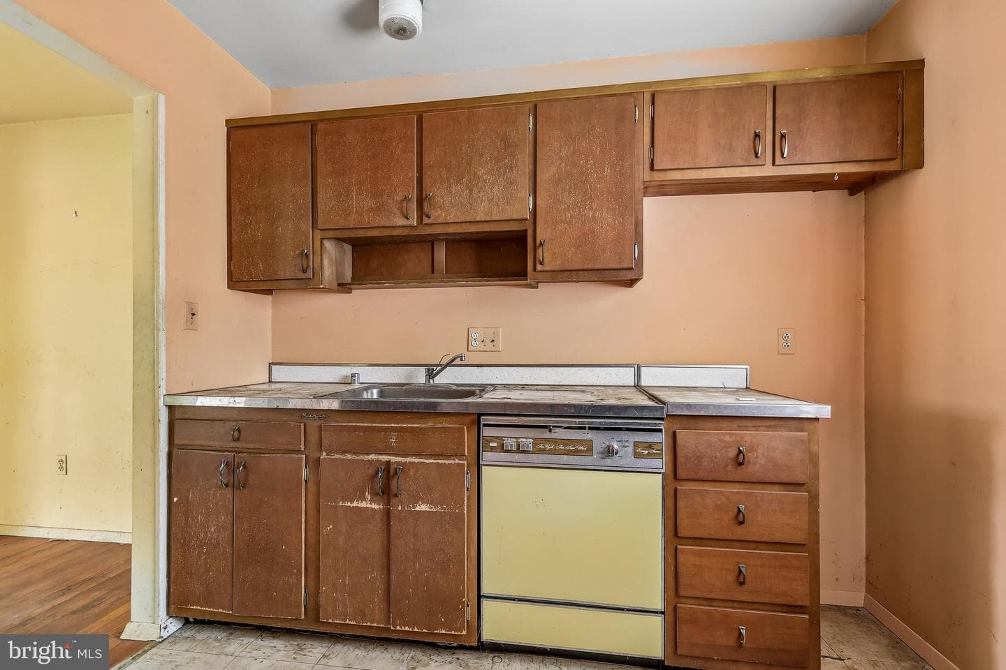 14447 Village Drive photo 8