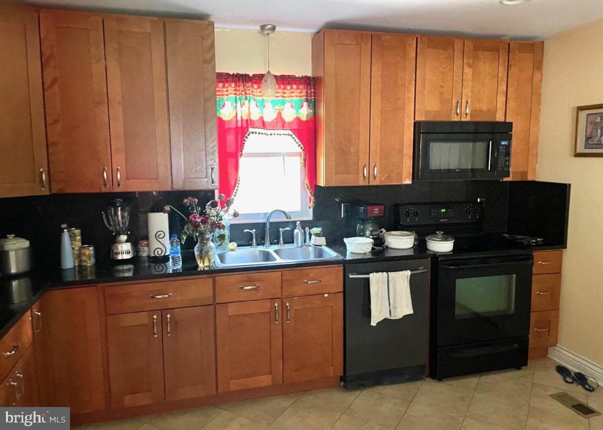 16052 Simon Kenton Road photo 6