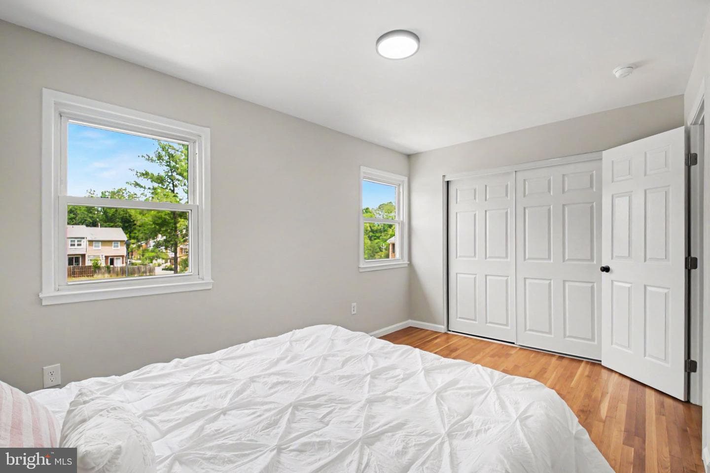 14658 Bakersfield Street photo 17