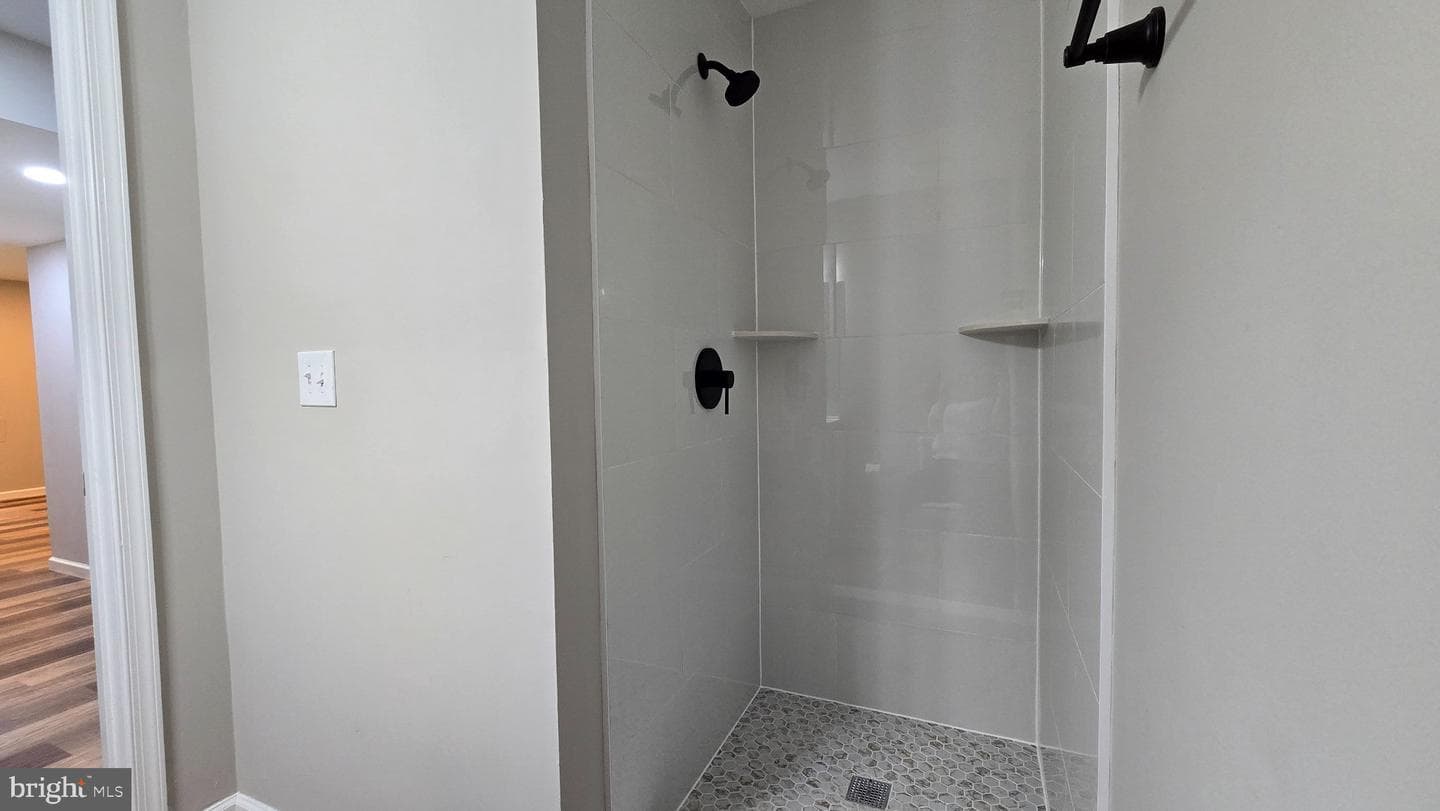 14658 Bakersfield Street photo 25
