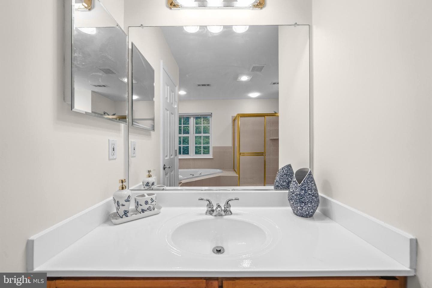 17090 Anns Brook Court photo 38