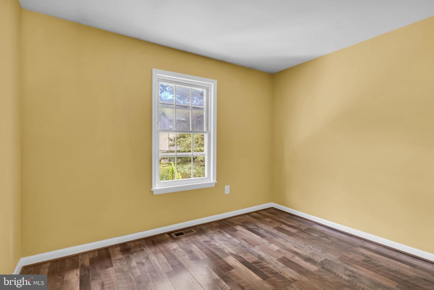 5566 Saint Charles Drive photo 23