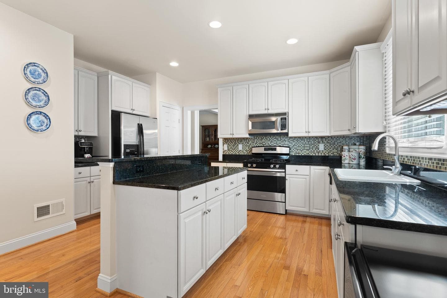 16505 Murray Place photo 11