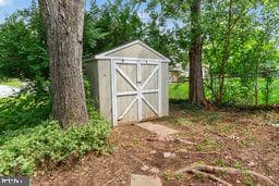 9601 Greenview Lane photo 20