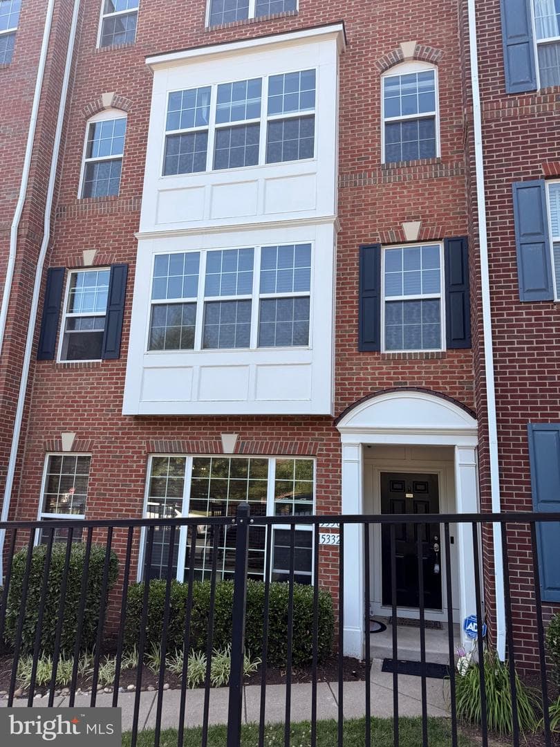 15332 Kensington Park Drive, Woodbridge