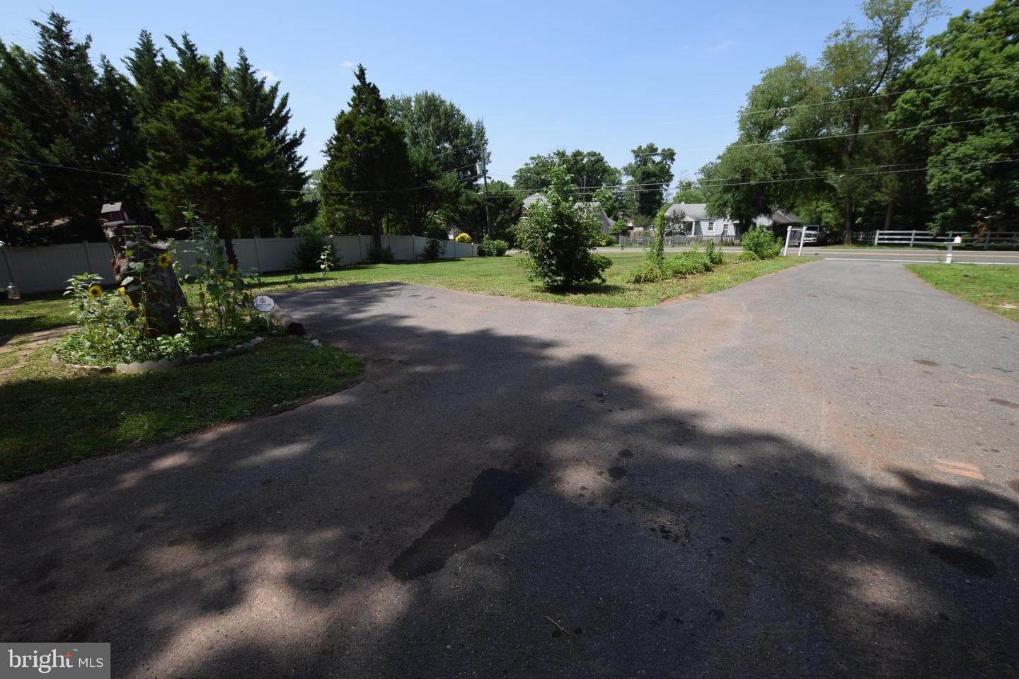 8721 Yorkshire Lane photo 3
