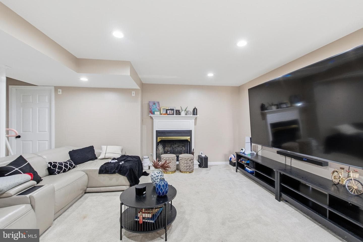 5880 Moonbeam Drive photo 40
