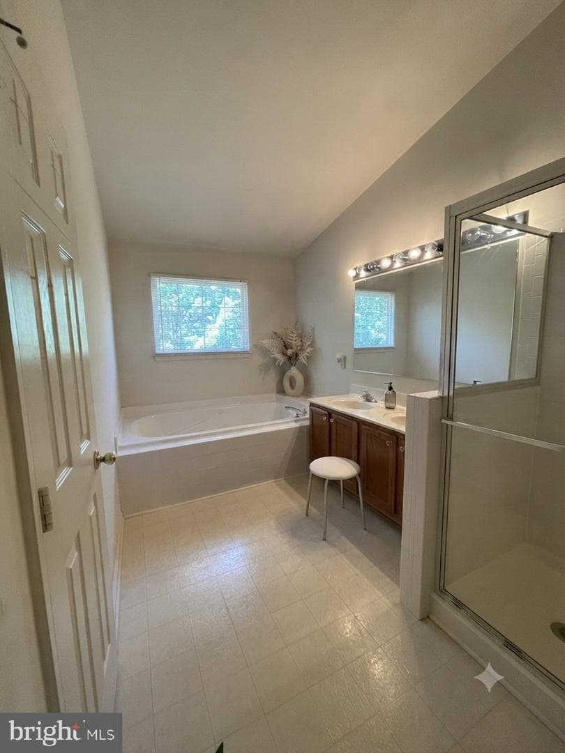 3993 Bali Court photo 15