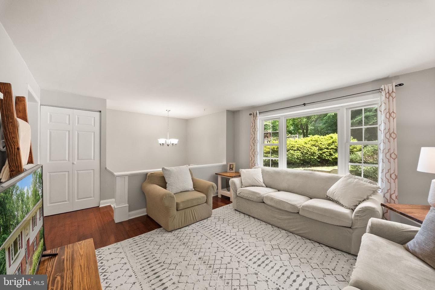 16210 Sheffield Drive photo 3