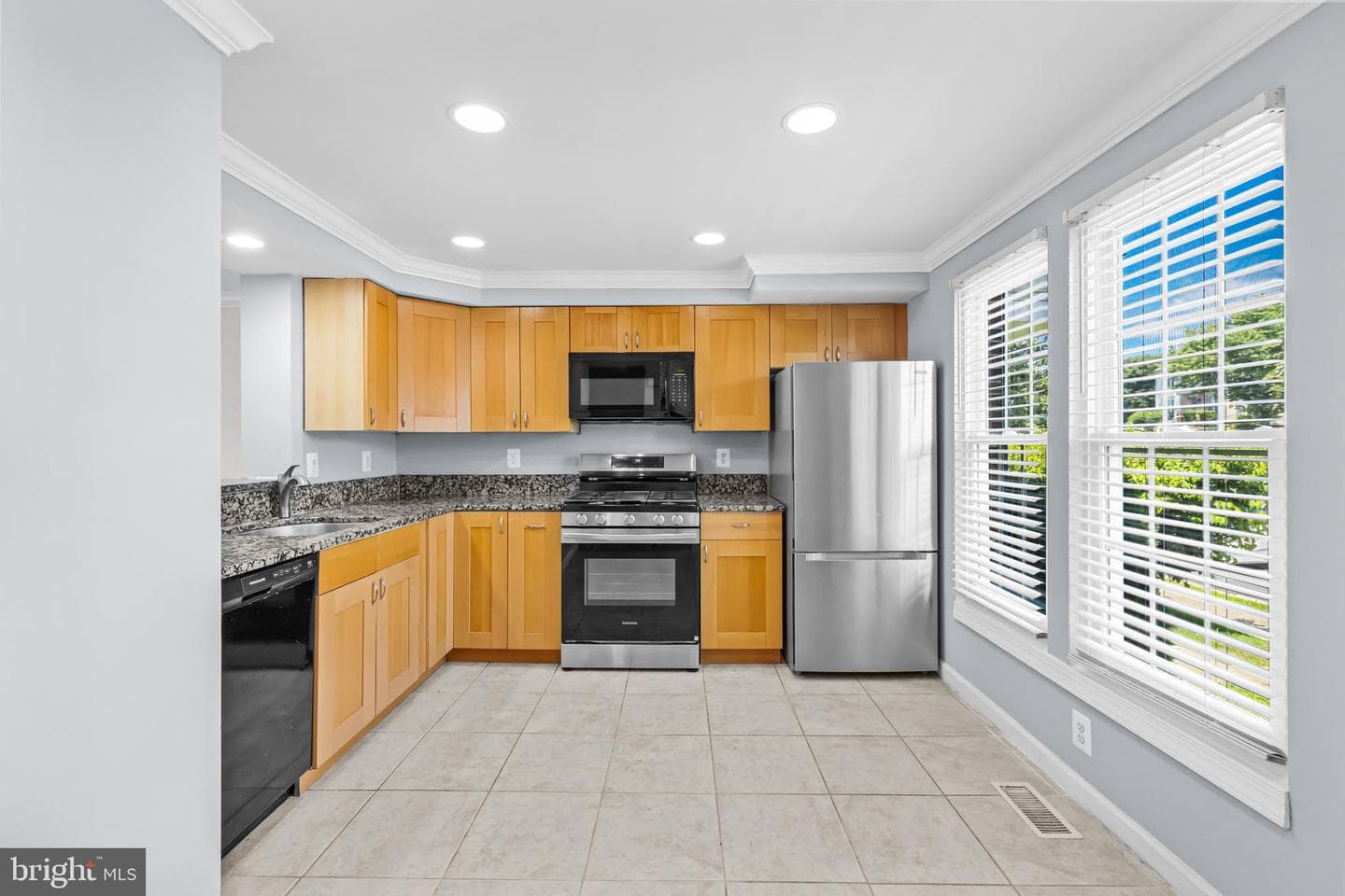 16950 Point Pleasant Lane photo 4