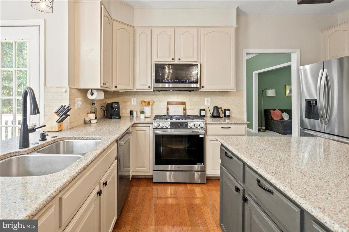 12567 Spiller Lane photo 10