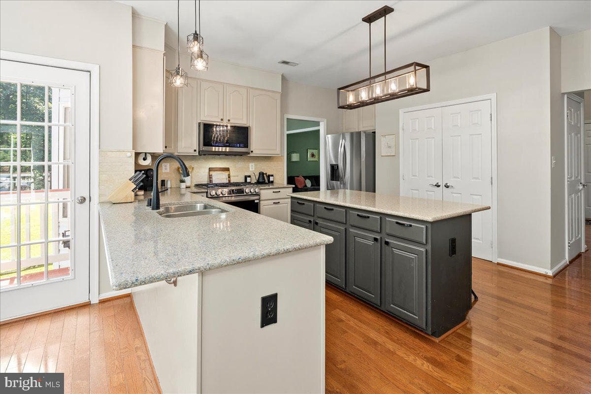 12567 Spiller Lane photo 8