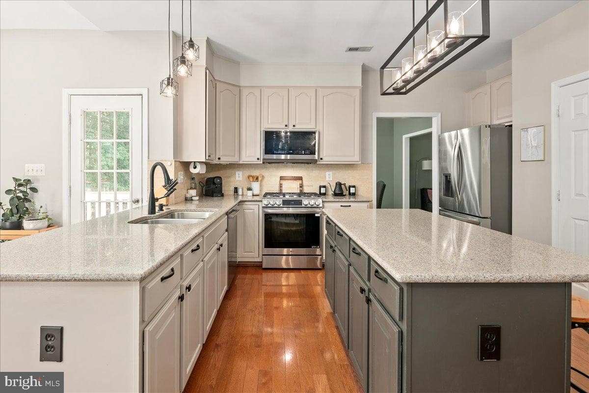 12567 Spiller Lane photo 9