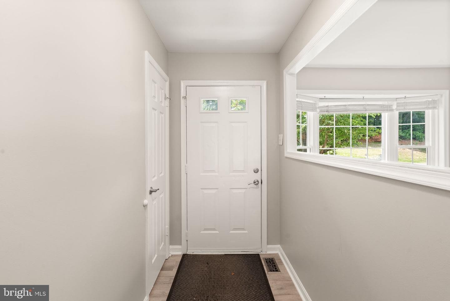 11824 Critton Circle photo 4